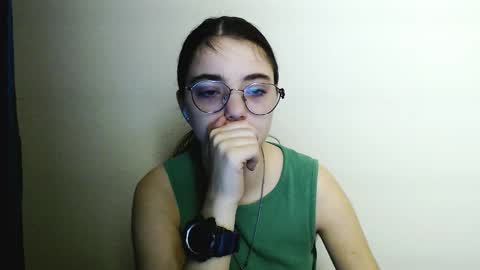 Snapshot of azumi_chan_ chatting on December 13, 10:37 pm azumi_chan_ online show from December 13, 10:37 pm