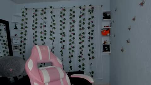 Snapshot of azumi_saan chatting on September 11, 2:44 am azumi saan online show from September 11, 2:44 am