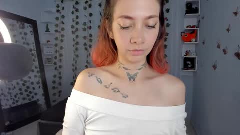 Snapshot of azumi_saan chatting on October 8, 2:42 am azumi saan online show from October 8, 2:42 am