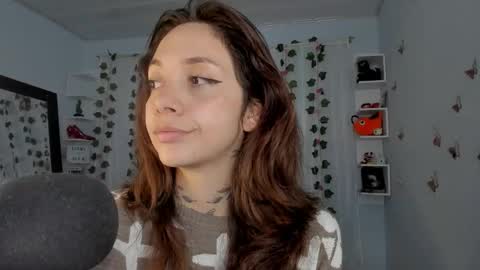 Snapshot of azumi_saan chatting on November 9, 2:32 am azumi saan online show from November 9, 2:32 am