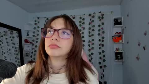 Snapshot of azumi_saan chatting on December 4, 3:05 am azumi saan online show from December 4, 3:05 am