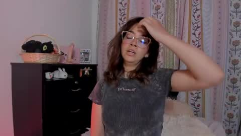 Snapshot of azumi_saan chatting on May 22, 1:35 am azumi saan online show from May 22, 1:35 am