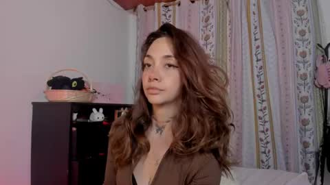 Snapshot of azumi_saan chatting on June 21, 2:14 am azumi saan online show from June 21, 2:14 am