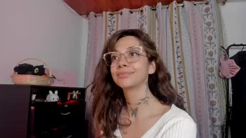 Snapshot of azumi_saan chatting on June 22, 2:46 am azumi saan online show from June 22, 2:46 am