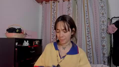 Snapshot of azumi_saan chatting on June 24, 1:26 am azumi saan online show from June 24, 1:26 am