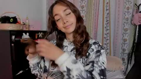 Snapshot of azumi_saan chatting on July 10, 3:22 am azumi saan online show from July 10, 3:22 am