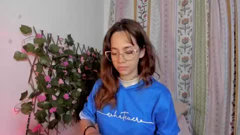 Snapshot of azumi_saan chatting on July 24, 2:53 am azumi saan online show from July 24, 2:53 am