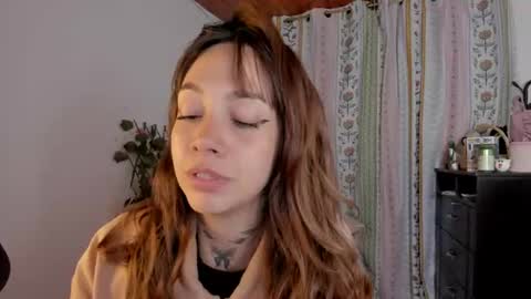 Snapshot of azumi_saan chatting on August 4, 4:26 am azumi saan online show from August 4, 4:26 am