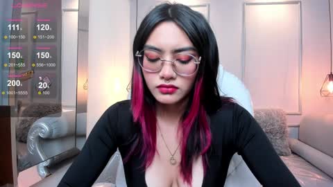 Azura online show from January 2, 7:18 pm