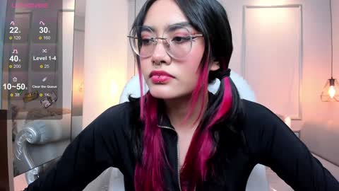 Azura online show from January 7, 7:17 pm