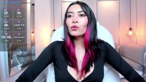 Azura online show from January 28, 7:53 pm