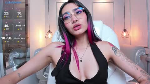 Azura online show from March 3, 10:20 pm