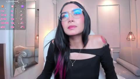 Azura online show from October 2, 8:05 pm