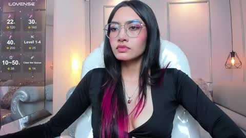 Azura online show from November 10, 7:24 pm