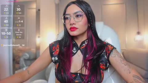 Azura online show from February 5, 7:51 pm