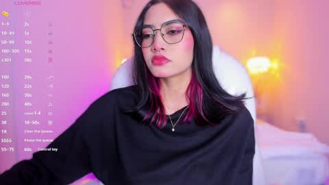 Azura online show from April 2, 11:52 am