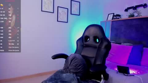 Snapshot of azurra_amatto2 chatting on October 1, 8:37 pm Azurra online show from October 1, 8:37 pm