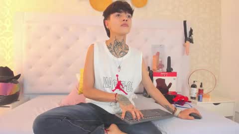 Snapshot of b3k_afrodict chatting on October 20, 7:47 pm Anny online show from October 20, 7:47 pm
