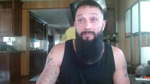 Snapshot of b713htx chatting on May 3, 5:19 pm Miguel online show from May 3, 5:19 pm