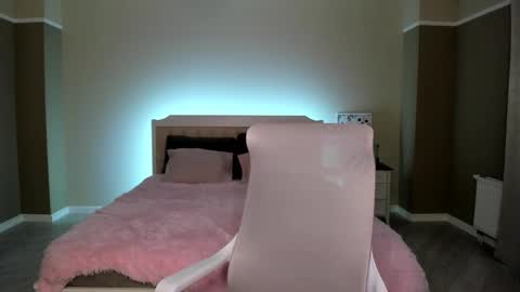 Snapshot of bab_boom chatting on October 13, 12:43 am Monica online show from October 13, 12:43 am