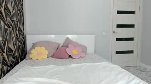 Monica online show from April 23, 3:19 am