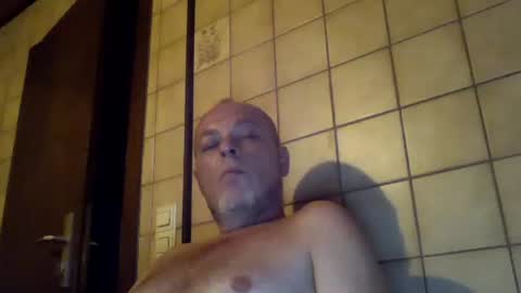 Snapshot of bababums chatting on October 20, 11:27 pm bababums online show from October 20, 11:27 pm