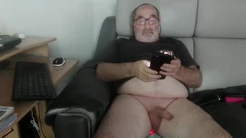 Snapshot of babacool96 chatting on December 9, 1:45 pm babacool 96 online show from December 9, 1:45 pm