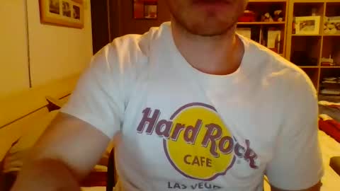 Snapshot of babacoolmagic chatting on January 18, 8:01 pm babacoolmagic online show from January 18, 8:01 pm