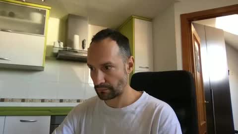 Snapshot of babakeror chatting on May 1, 7:46 am BKR online show from May 1, 7:46 am