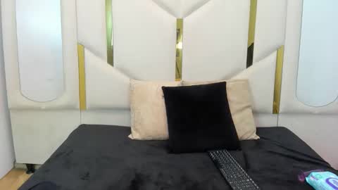 nika strom online show from June 5, 2:01 pm