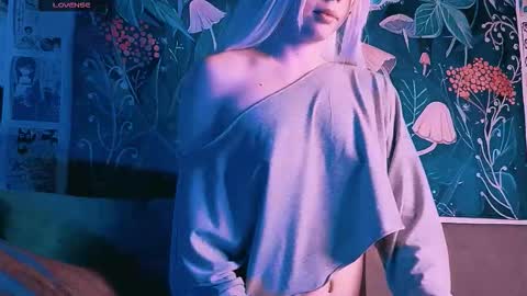 Snapshot of babe_moister chatting on September 19, 7:32 am babe_moister online show from September 19, 7:32 am