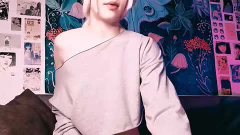 Snapshot of babe_moister chatting on October 10, 5:39 am babe_moister online show from October 10, 5:39 am