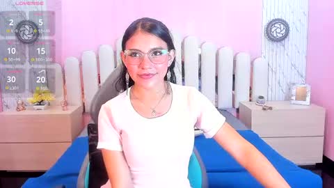 Snapshot of babe_vennus chatting on June 1, 4:31 pm Venus online show from June 1, 4:31 pm