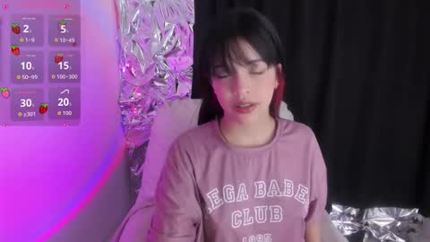 Queen B online show from September 21, 5:25 pm