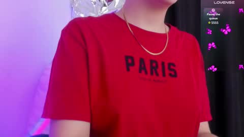 Queen B online show from October 17, 5:15 pm