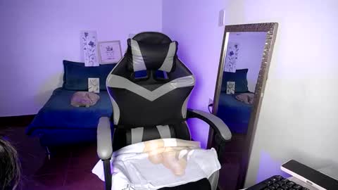 Snapshot of babenik_666 chatting on November 25, 4:01 am babenik_666 online show from November 25, 4:01 am