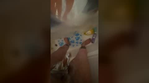 Snapshot of babez_ducky chatting on July 23, 4:43 am babez_ducky online show from July 23, 4:43 am