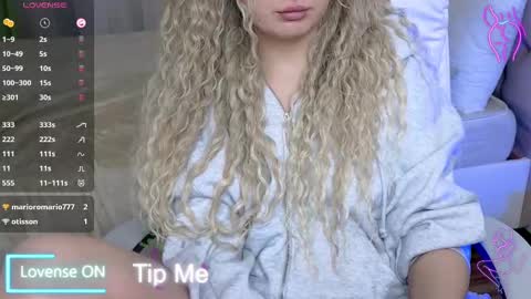 Debora online show from February 26, 8:33 pm