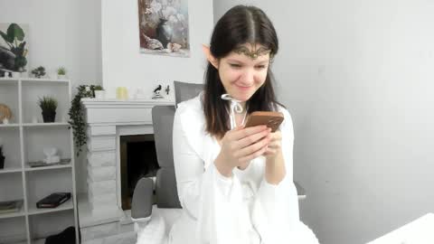 Snapshot of baby_evalena chatting on November 5, 5:29 am Evalena maybe just Eva online show from November 5, 5:29 am