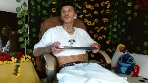 Snapshot of baby_gio chatting on December 2, 1:13 pm OF GxoXabs online show from December 2, 1:13 pm