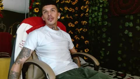 Snapshot of baby_gio chatting on December 6, 11:22 am OF GxoXabs online show from December 6, 11:22 am