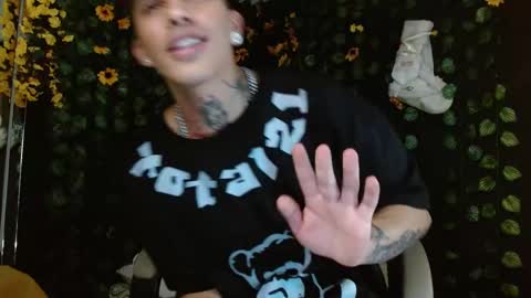 Snapshot of baby_gio chatting on December 11, 2:09 am OF GxoXabs online show from December 11, 2:09 am