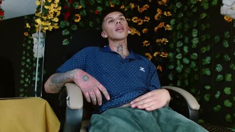 Snapshot of baby_gio chatting on December 14, 12:55 am OF GxoXabs online show from December 14, 12:55 am