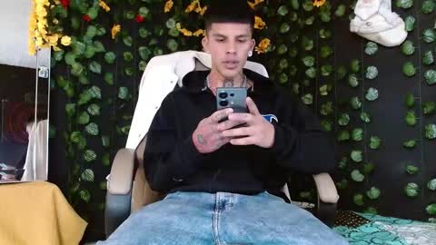 Snapshot of baby_gio chatting on December 18, 8:14 pm OF GxoXabs online show from December 18, 8:14 pm