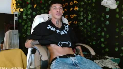 Snapshot of baby_gio chatting on December 20, 12:19 am OF GxoXabs online show from December 20, 12:19 am