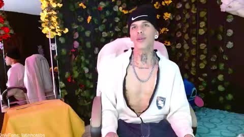 Snapshot of baby_gio chatting on December 24, 1:28 pm OF GxoXabs online show from December 24, 1:28 pm