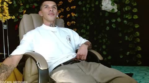 Snapshot of baby_gio chatting on December 26, 10:09 pm OF GxoXabs online show from December 26, 10:09 pm