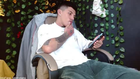 Snapshot of baby_gio chatting on December 30, 3:13 pm OF GxoXabs online show from December 30, 3:13 pm