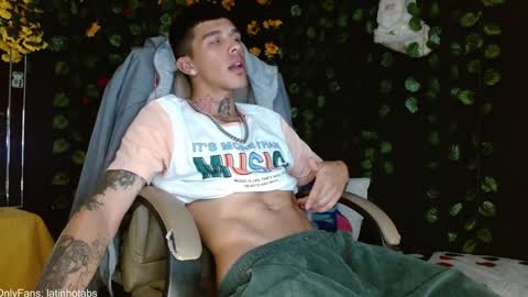 Snapshot of baby_gio chatting on January 7, 10:52 pm OF GxoXabs online show from January 7, 10:52 pm