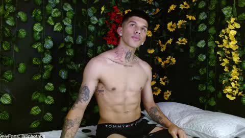 Snapshot of baby_gio chatting on January 14, 1:58 am OF GxoXabs online show from January 14, 1:58 am